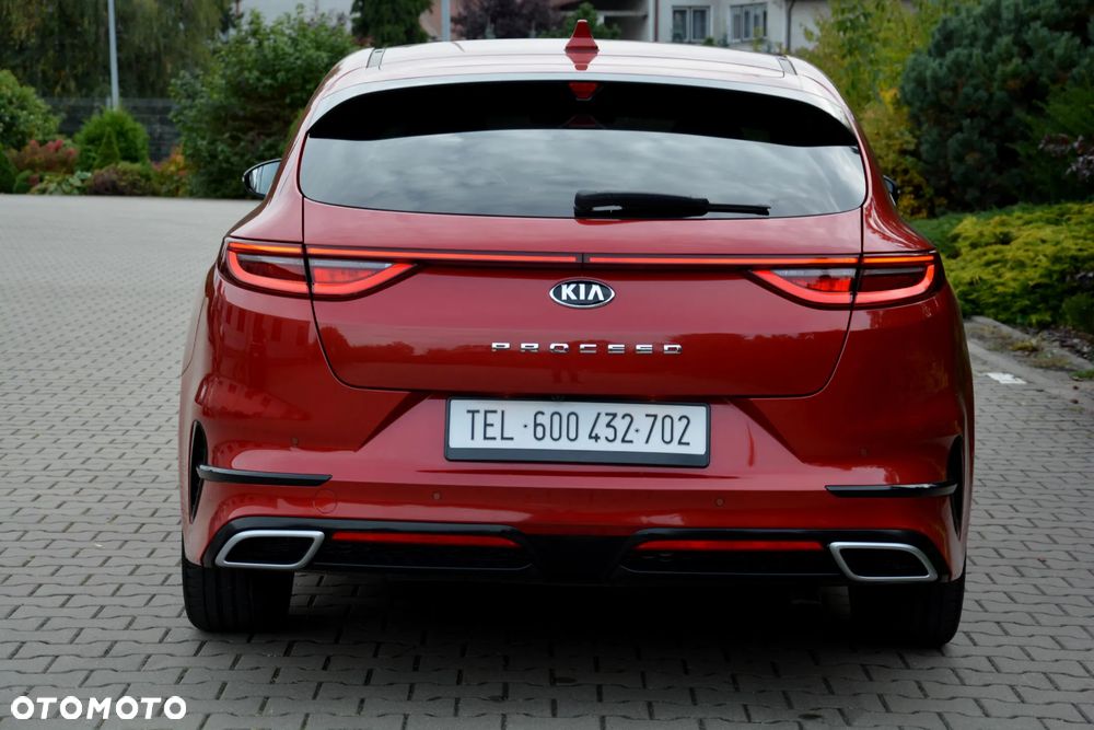 Kia ProCeed 1.4 T-GDI DCT7 OPF GT LINE - 19