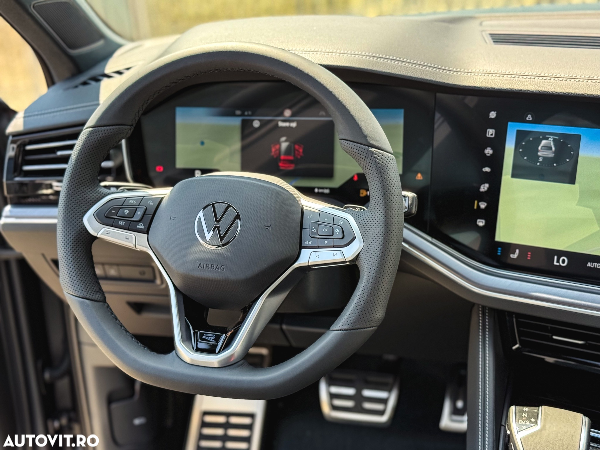 Volkswagen Touareg V6 TDI 4MOTION R-Line - 26