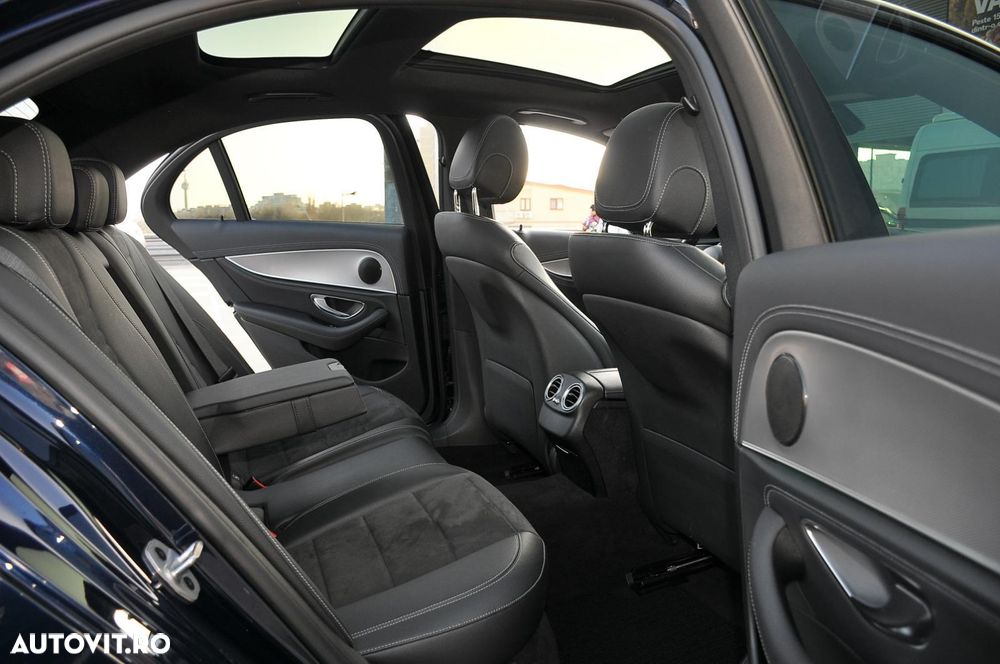 Mercedes-Benz E 300 de 4Matic 9G-TRONIC AMG Line - 9