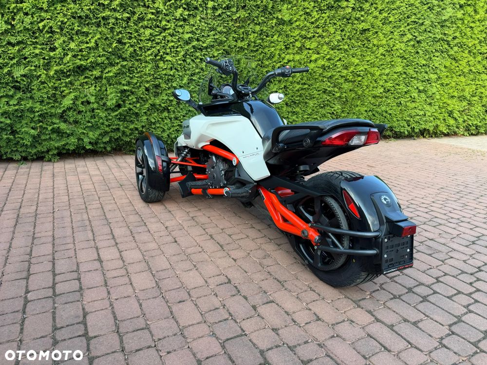 Can-Am Spyder - 4