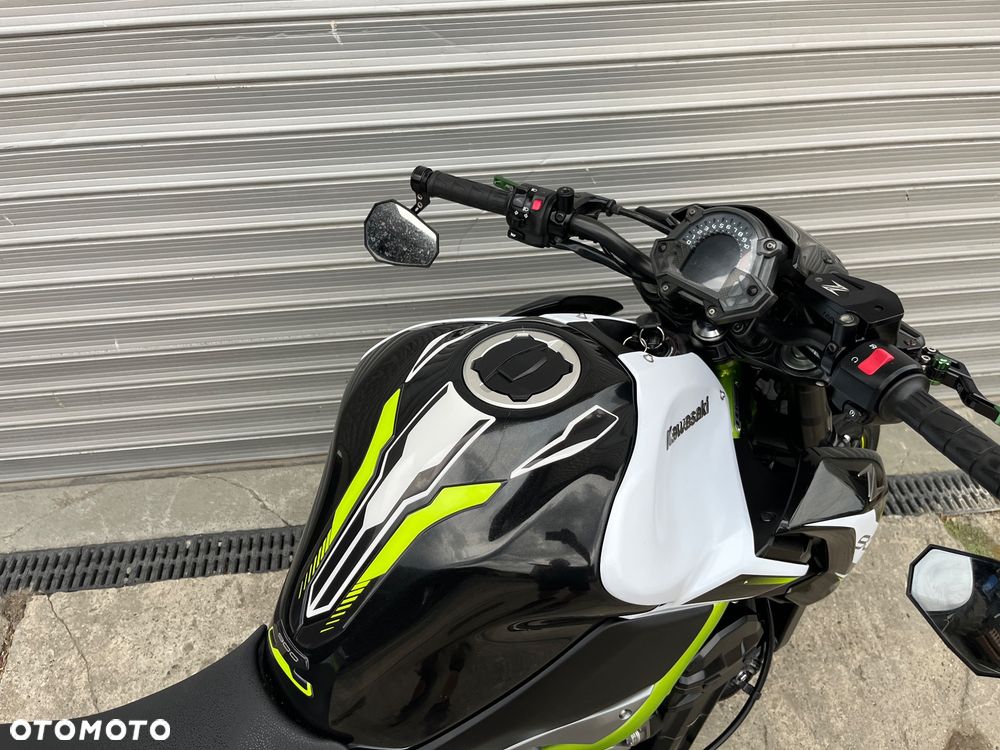 Kawasaki Z 900 - 12