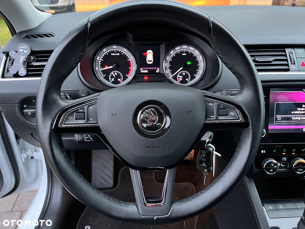 Skoda Octavia 2.0 TSI DSG Style - 8