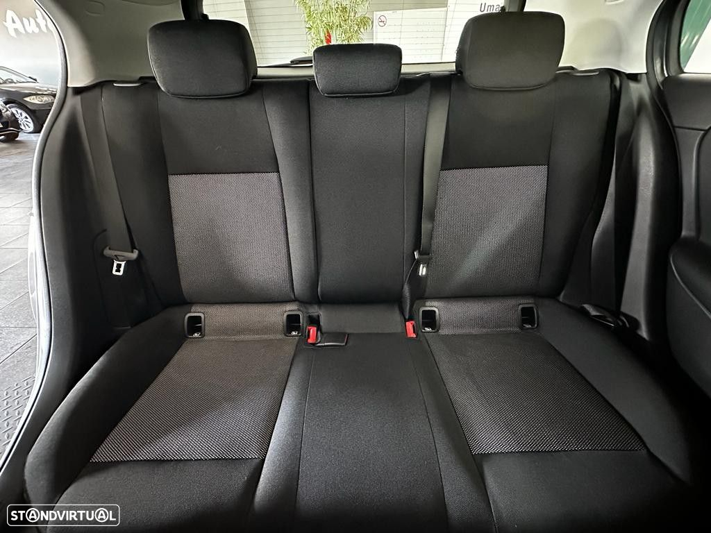 Mercedes-Benz A 180 7G-DCT Advanced Progressive - 28