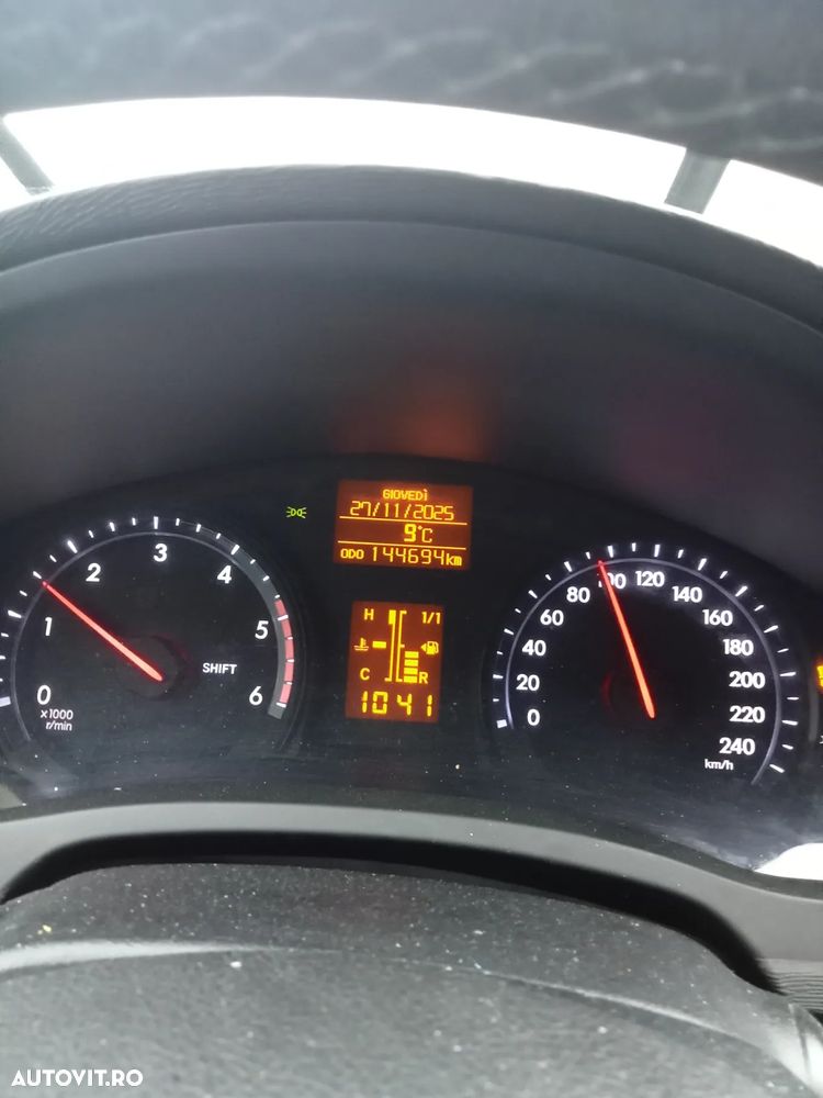 Toyota Avensis 2.0 D-4D Elegance - 32