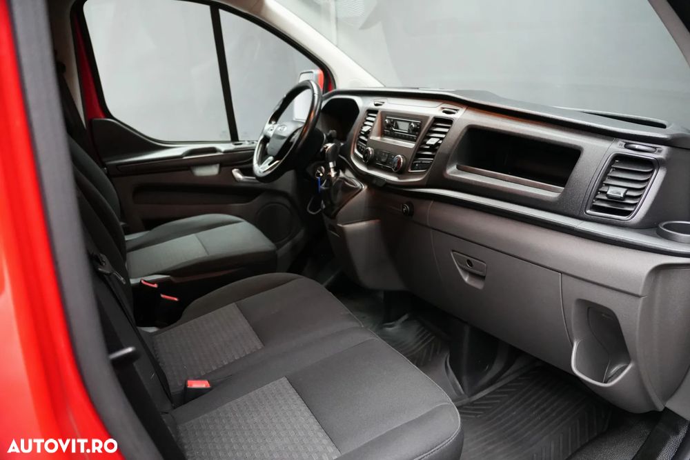 Ford TRANSIT CUSTOM - 9