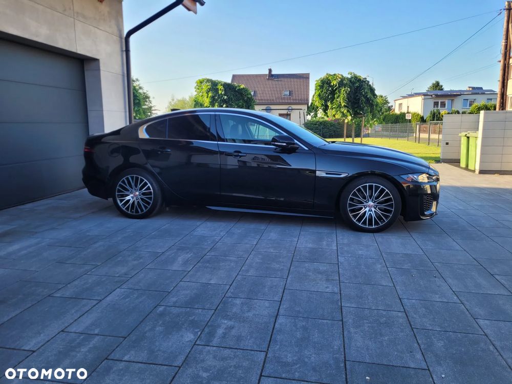 Jaguar XE 2.0 P250 R-Dynamic S - 6