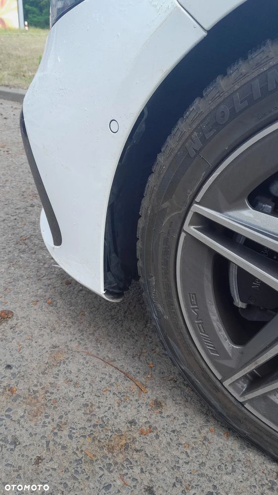 Mercedes-Benz Klasa A 220 4-Matic AMG Line 7G-DCT - 31