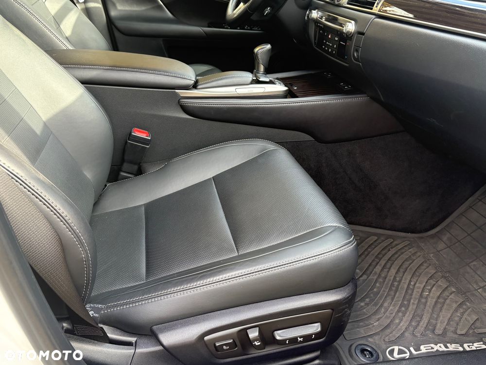 Lexus GS 200t / 300 Elegance - 18