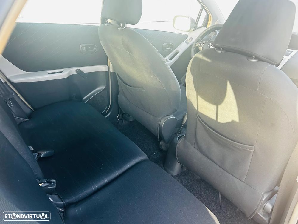 Toyota Yaris 1.4 D-4D Sol AC+VSC - 11