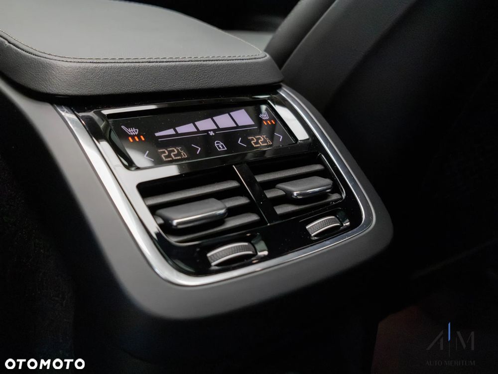 Volvo XC 90 T8 AWD Plug-In Hybrid Ultimate Bright 7os - 34