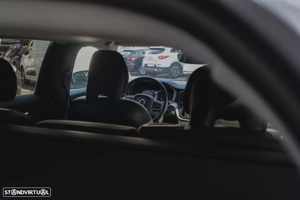 Volvo V60 2.0 T6 AWD TE R-Design - 21