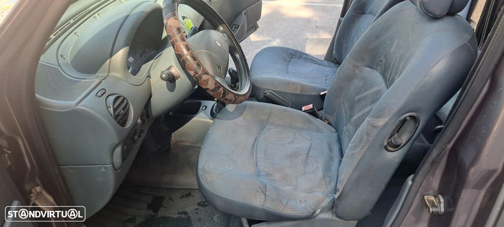 Renault Kangoo 1.4 RT Pampa - 10