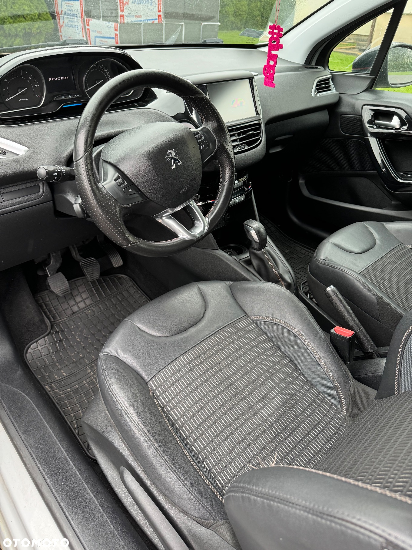 Peugeot 208 - 9
