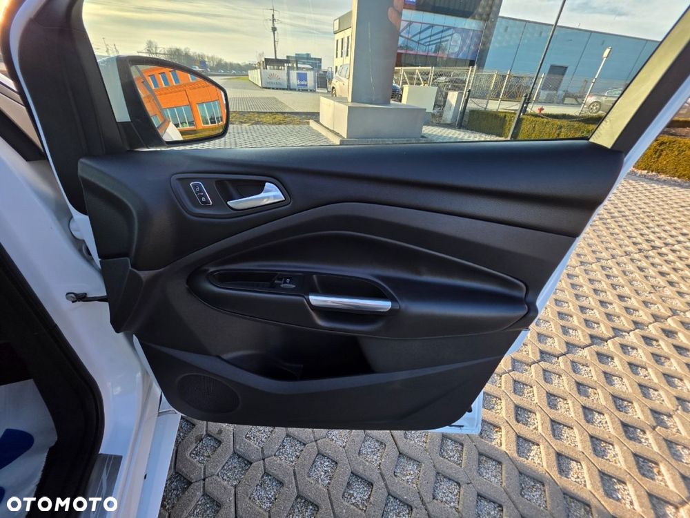 Ford Kuga - 26
