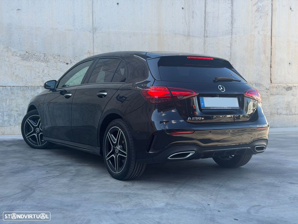Mercedes-Benz A 250 e AMG Line - 4