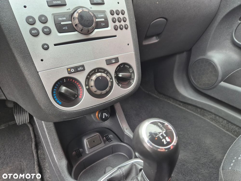 Opel Corsa 1.4 16V Satellite - 39