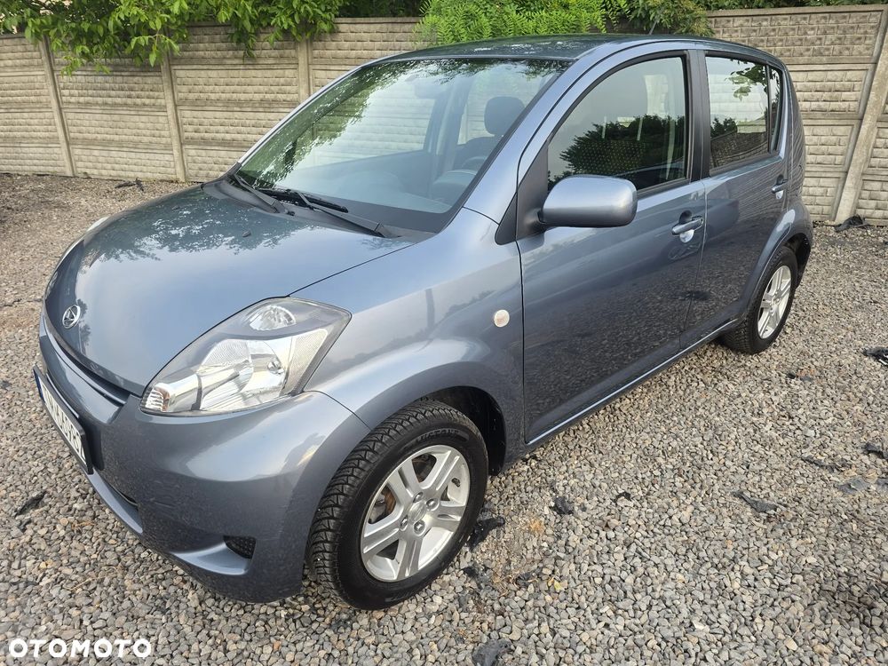 Daihatsu Sirion - 10