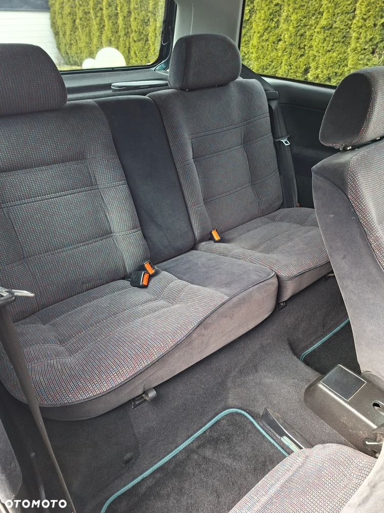 Volkswagen Golf - 10