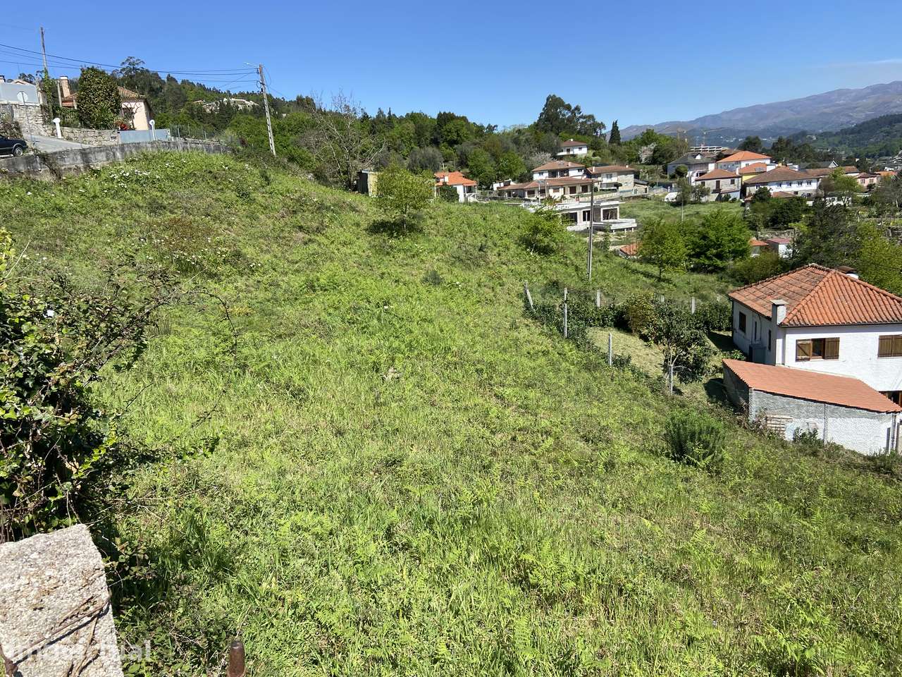Terreno Guilhadeses/Arcos de Valdevez - 4600m2 junto à estrada - Grande imagem: 3/5