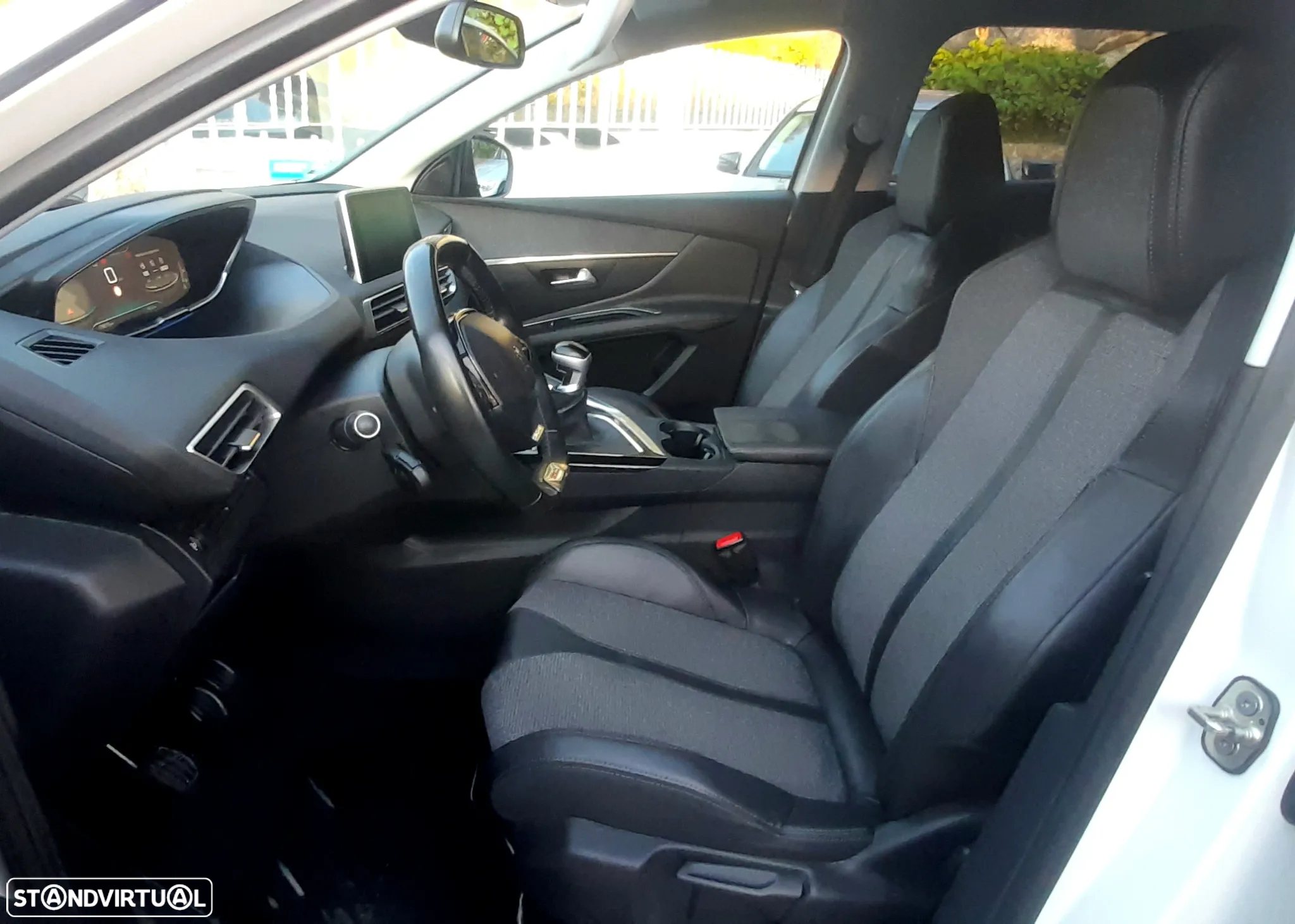 Peugeot 3008 1.6 BlueHDi GT Line - 25