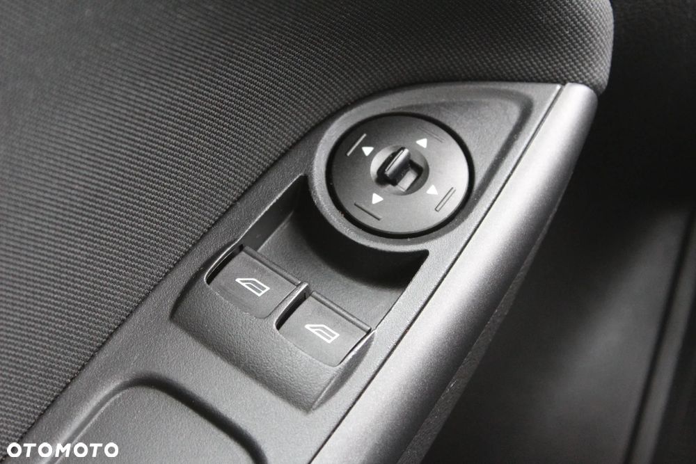 Ford Focus - 36