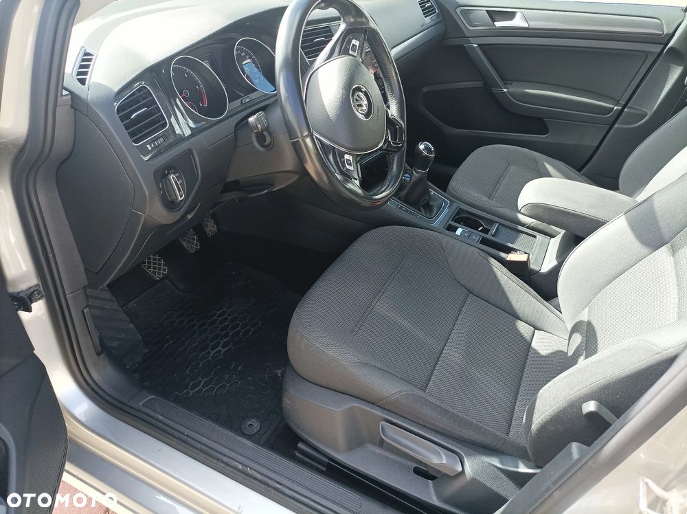 Volkswagen Golf 1.6 TDI BMT Comfortline - 19