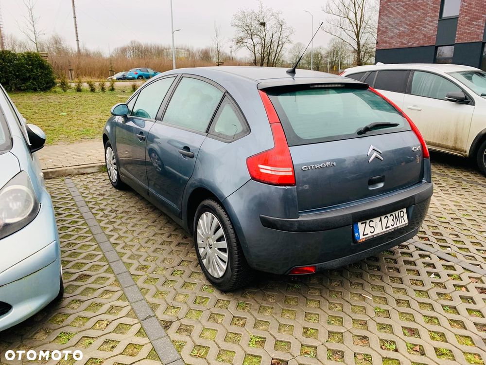 Citroën C4 1.6 16V Confort - 5