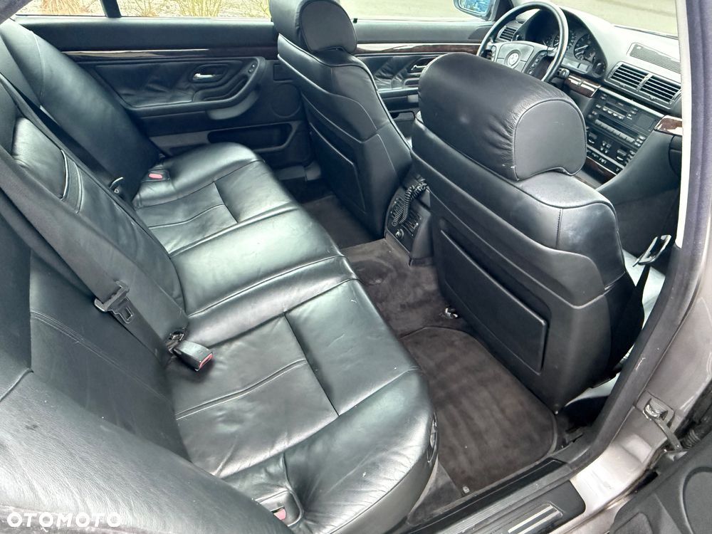 BMW Seria 7 740i - 10