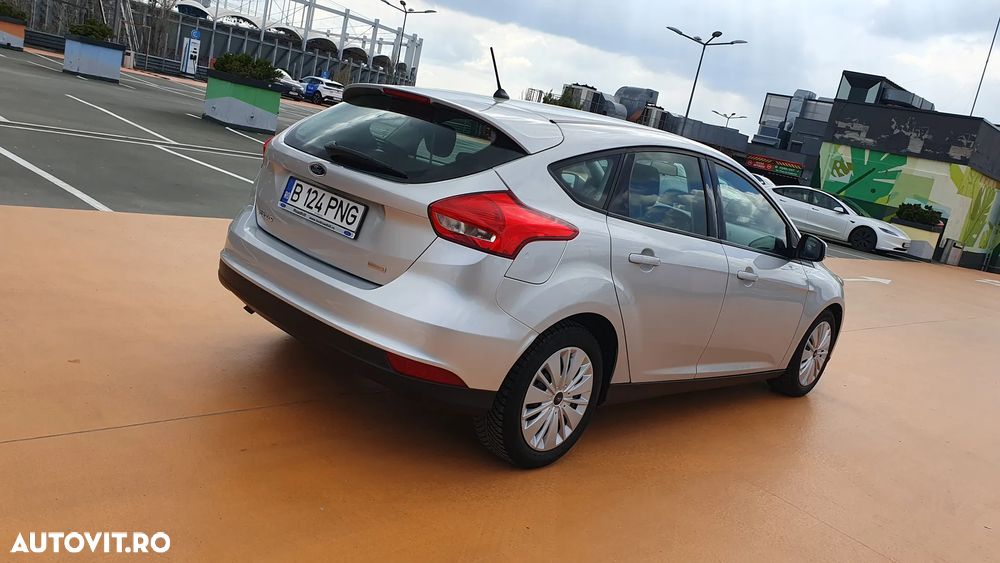 Ford Focus 1.0 EcoBoost Trend Edition - 25