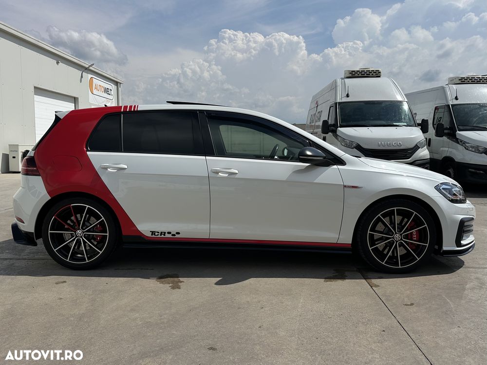 Volkswagen Golf - 11