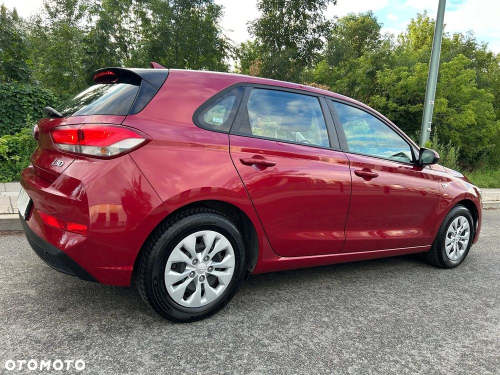 Hyundai i30 1.5 DPI Classic + - 31