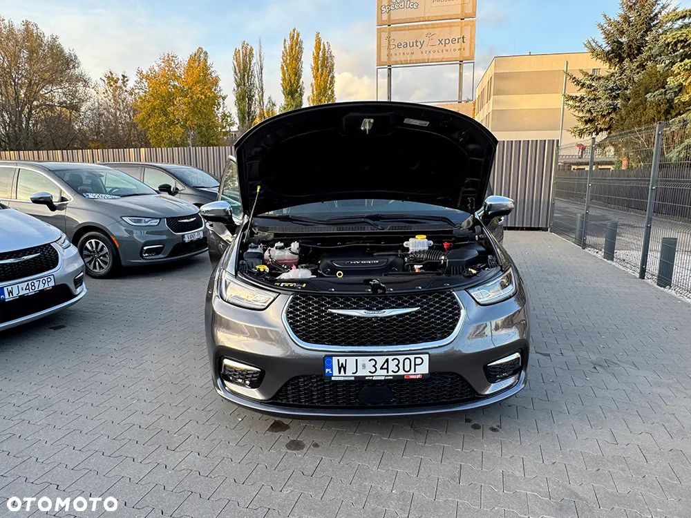 Chrysler Pacifica - 4
