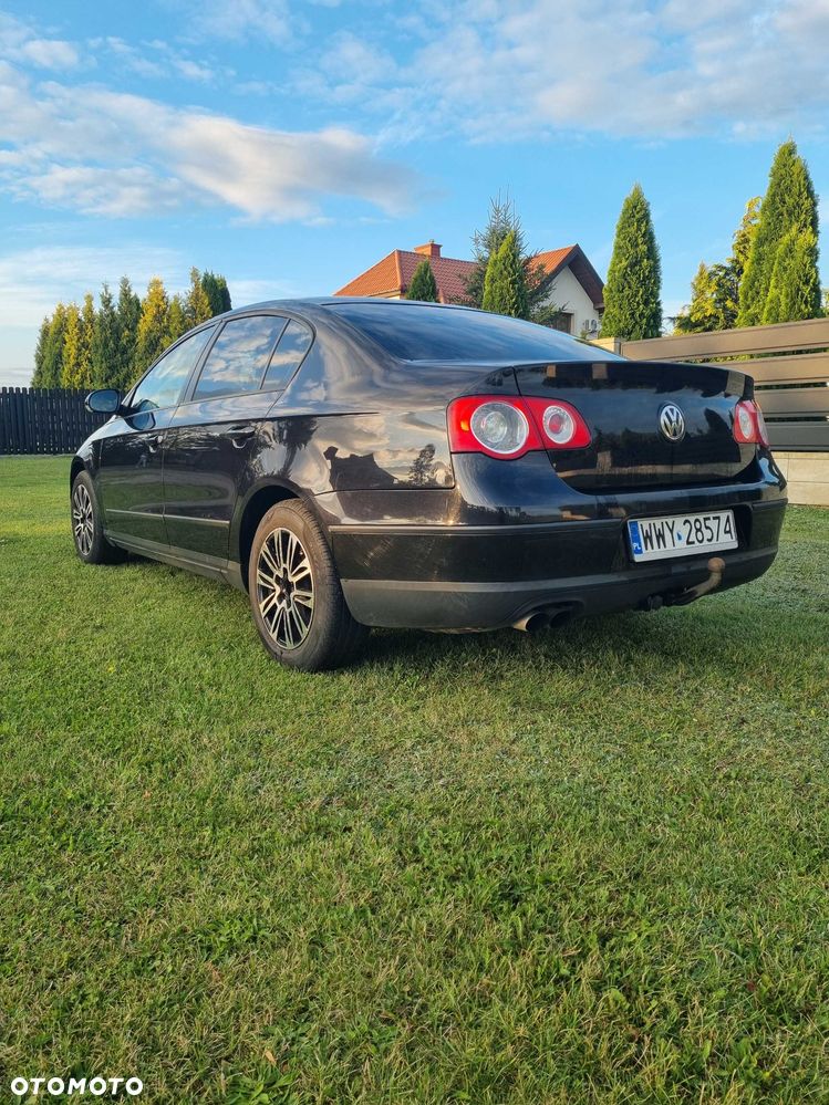 Volkswagen Passat - 4