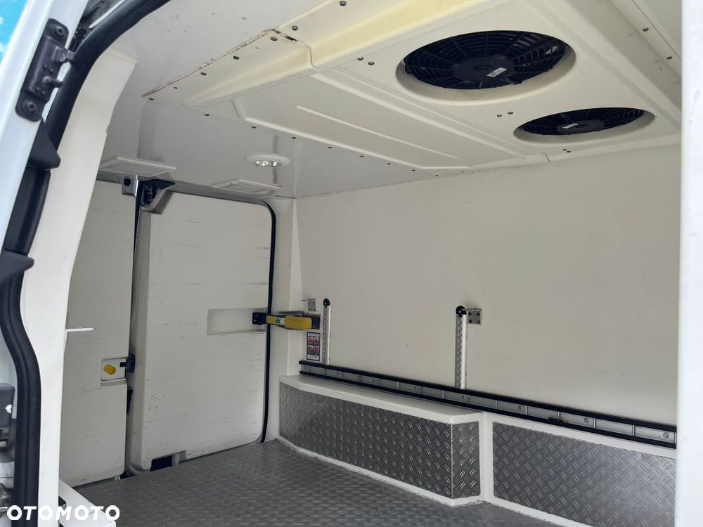 Ford Transit Custom - 13