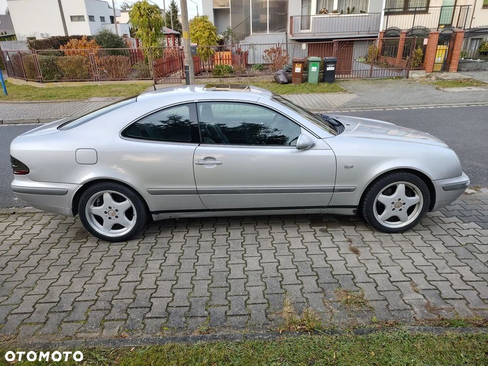 Mercedes-Benz CLK - 4