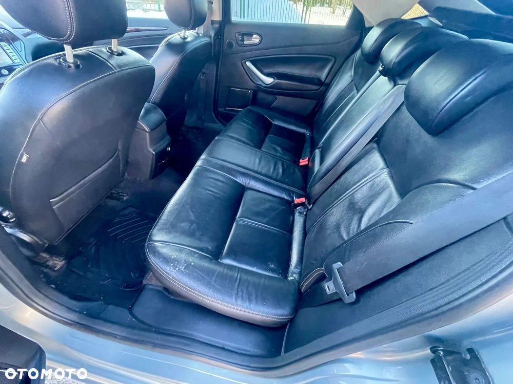 Ford Mondeo 2.0 TDCi Ghia - 37