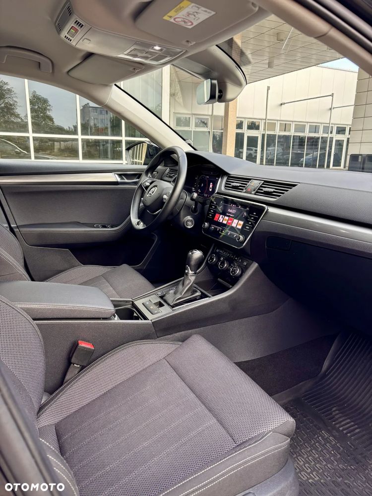 Skoda Superb 2.0 TDI SCR Style DSG - 9