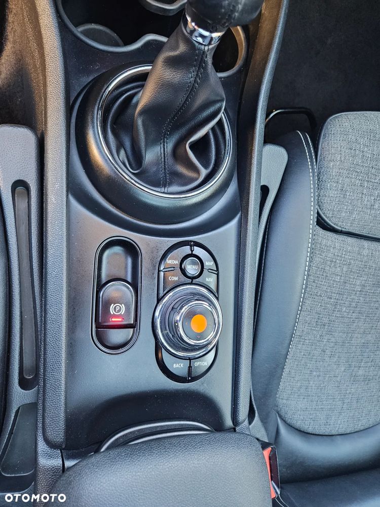 MINI Clubman One Blackyard - 28