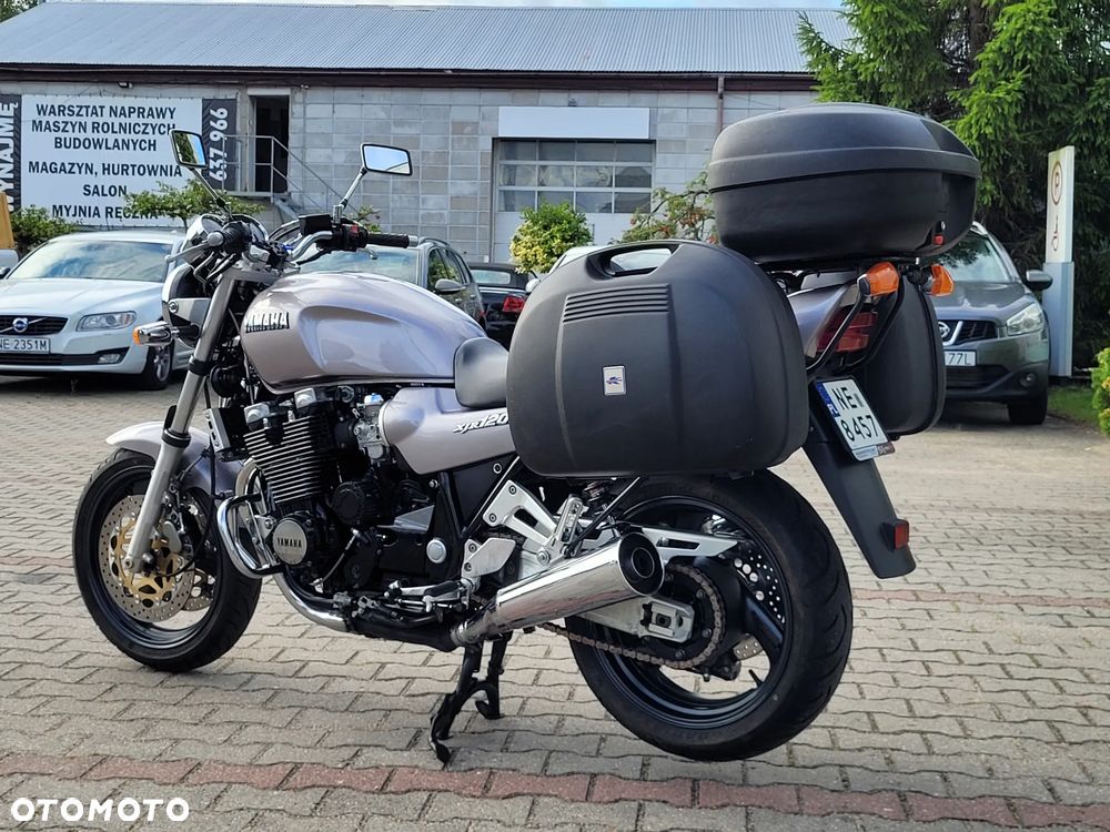 Yamaha XJR - 15