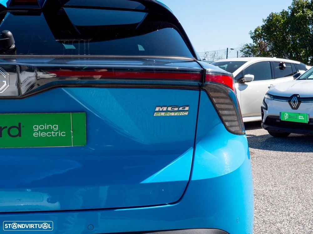 MG MG4 64 kWh Luxury - 13