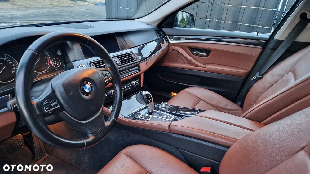 BMW Seria 5 520d Sport-Aut - 29