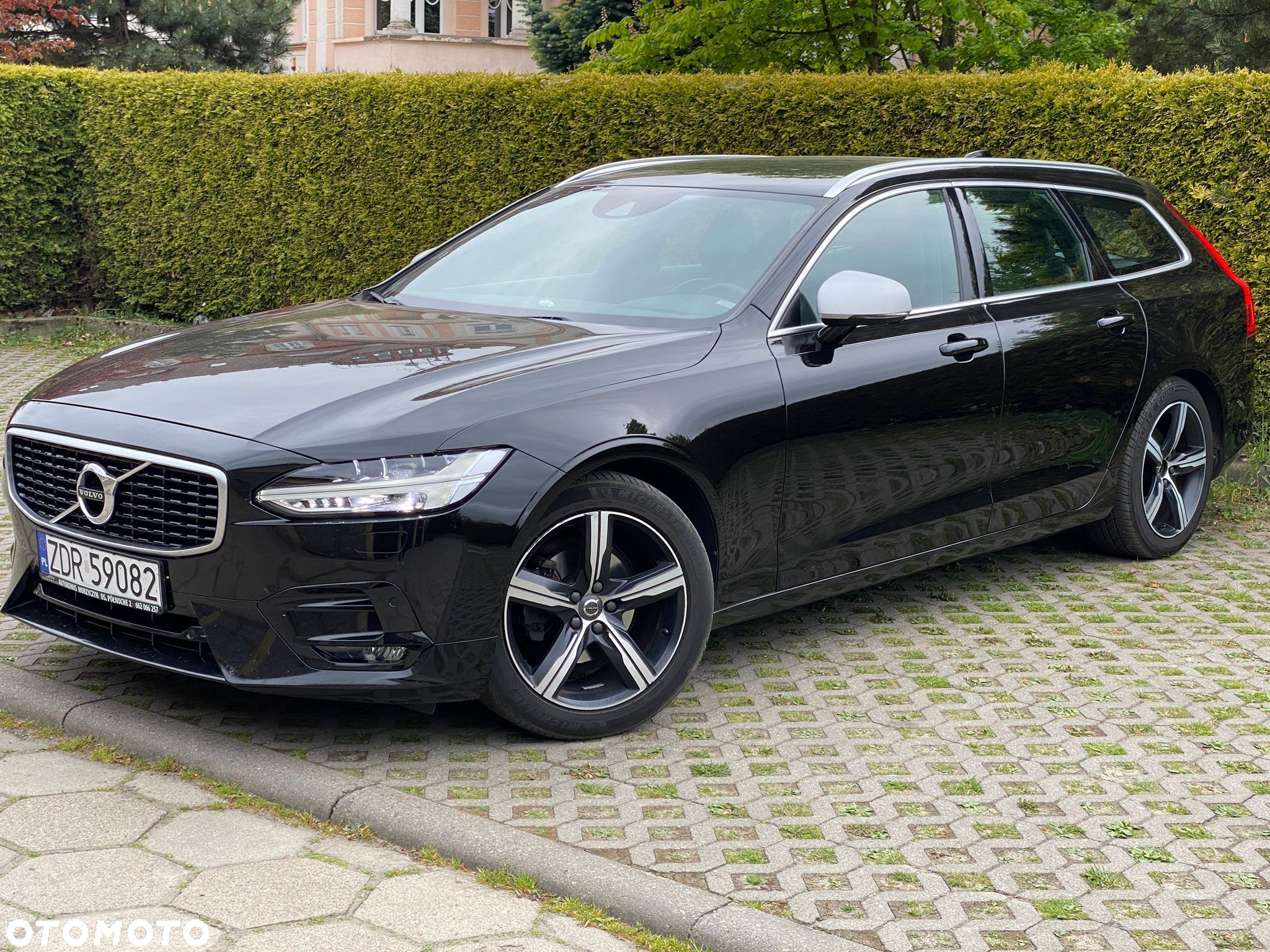 Volvo V90 D3 R-Design - 4