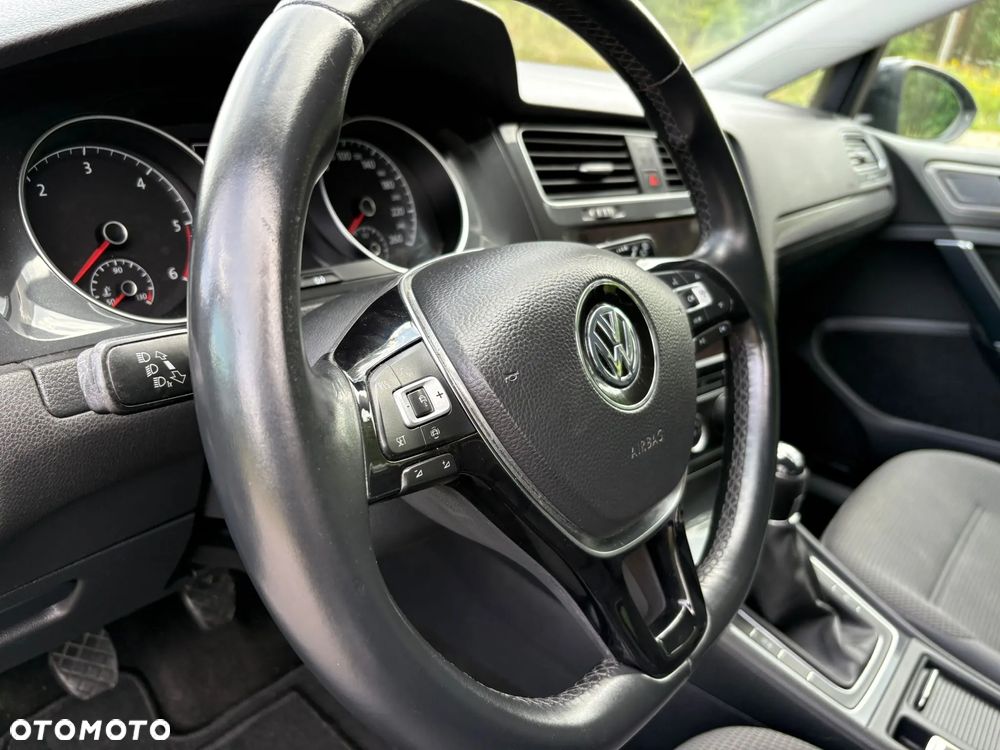 Volkswagen Golf 1.6 TDI BlueMotion Technology Comfortline - 27