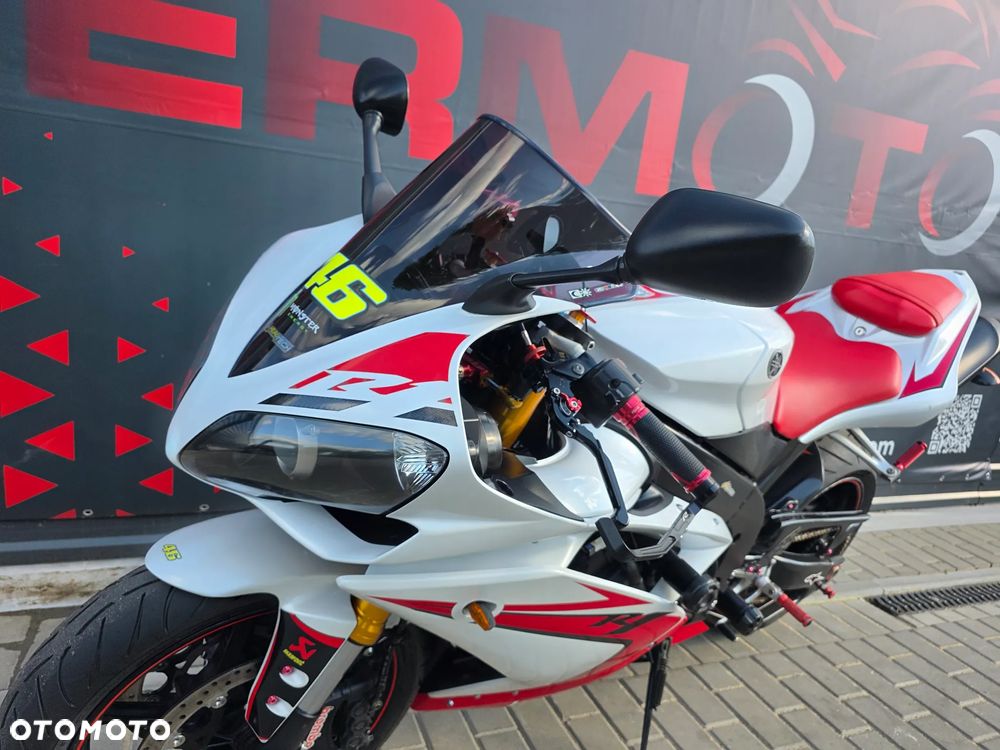 Yamaha R1 - 28