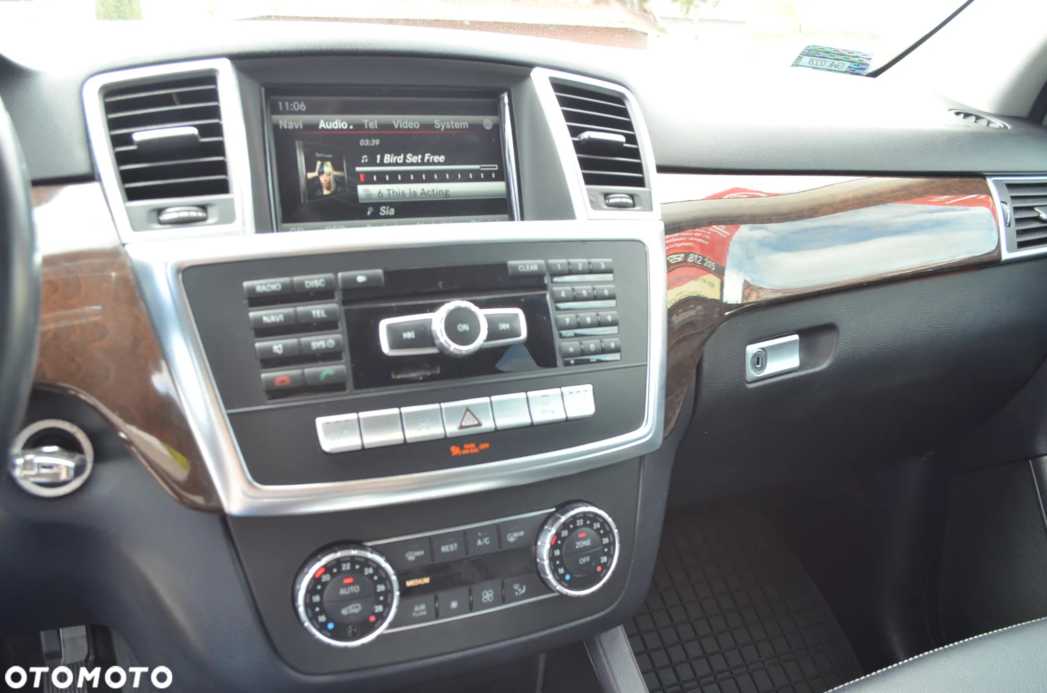 Mercedes-Benz GL - 12