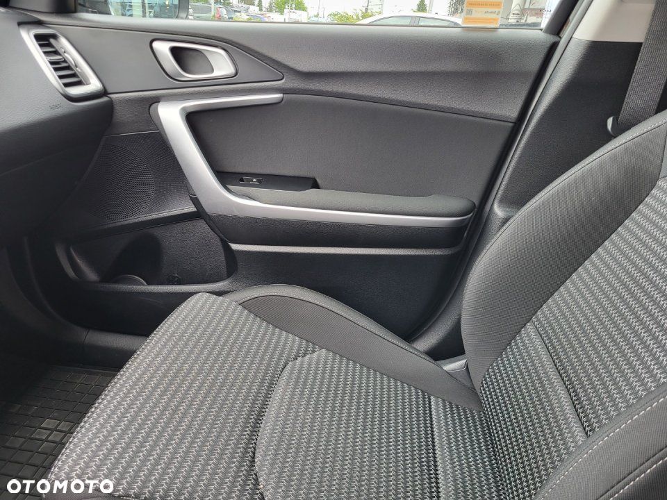 Kia Ceed - 21