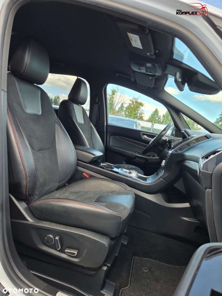 Ford S-Max - 12