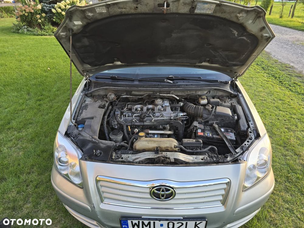 Toyota Avensis 2.2 D-4D Sol - 10