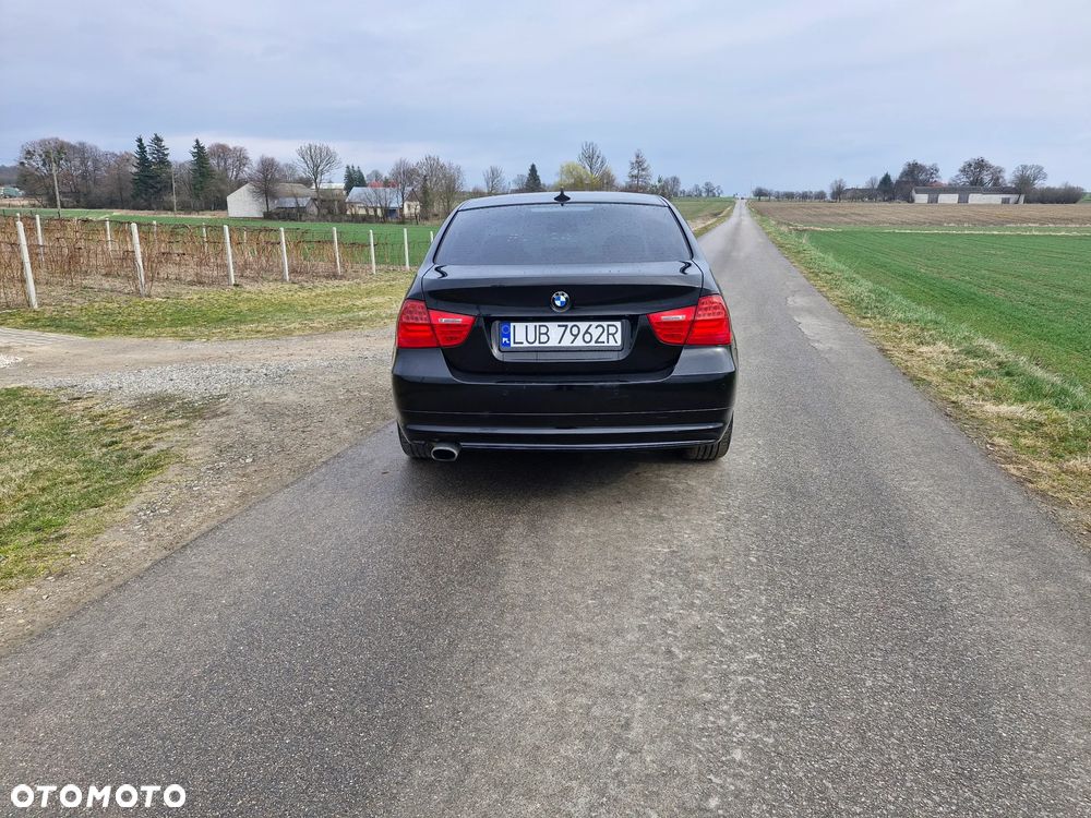 BMW Seria 3 318i - 5