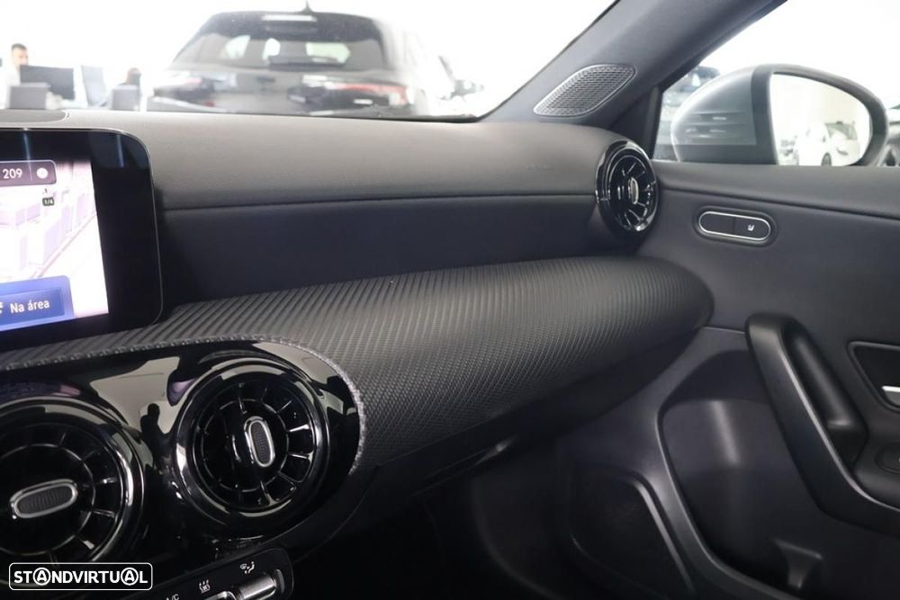 Mercedes-Benz A 250 e - 32